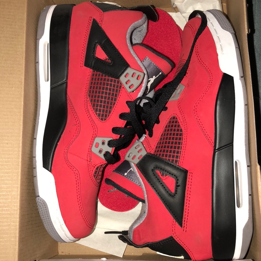 Jordan retro 4